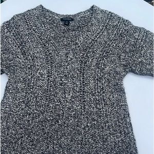 White House Black Market Short Sleeve Sweater